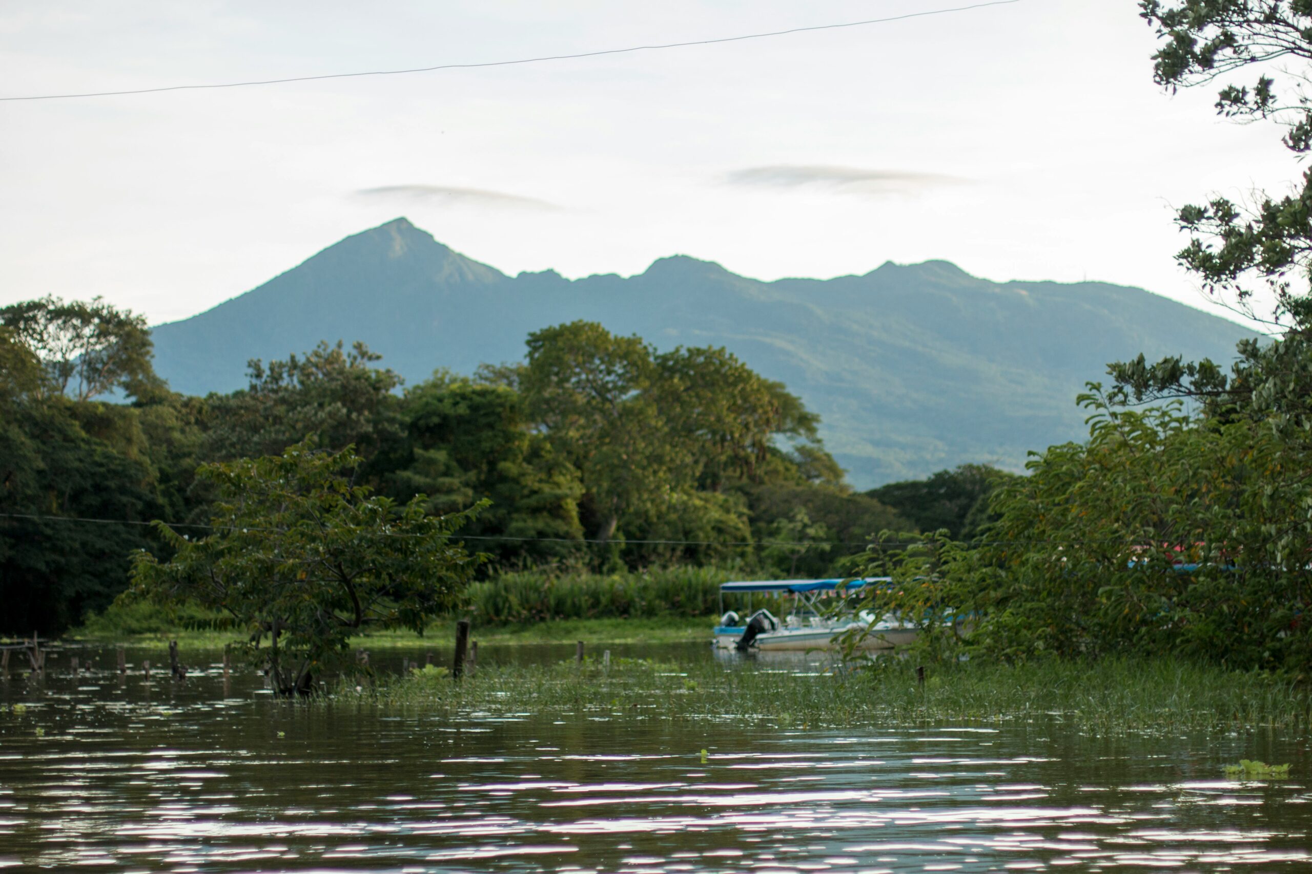 Mombacho Volcano Hike, Granada Islets Tour & Artisan Workshop – Nicaragua Experience - Image 4